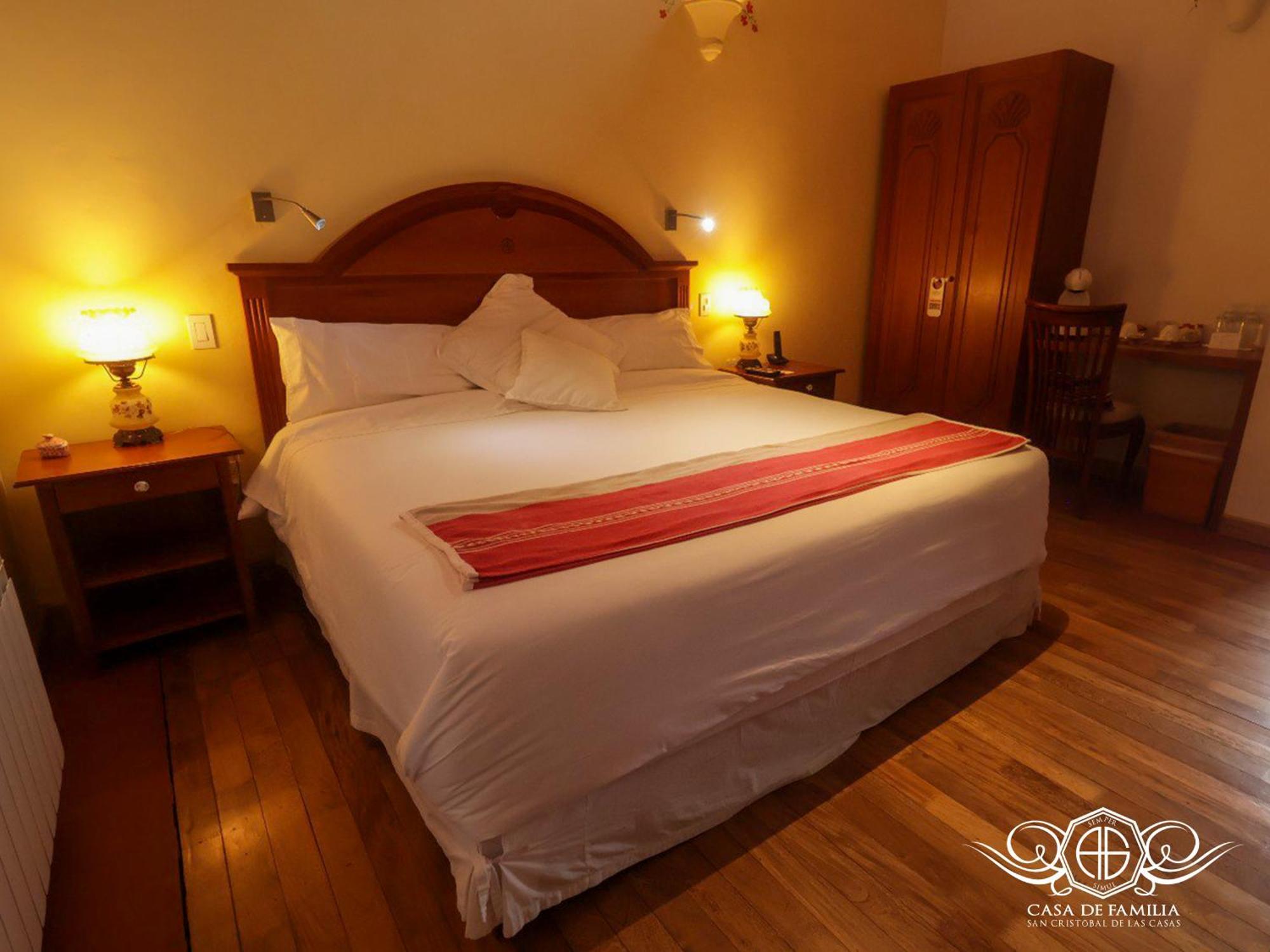 Hotel Casa De Familia De San Cristobal Сан-Кристобаль-де-Ла-Касас Экстерьер фото